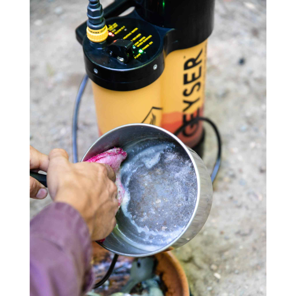 Geyser Portable Shower System - Heated