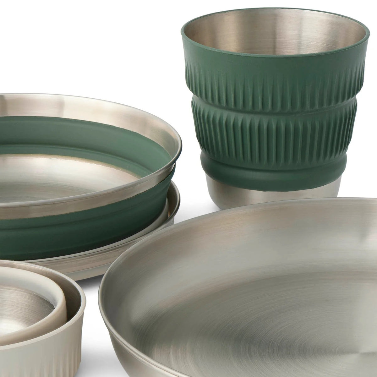 Close-up of the silicone rim and collapsible fold on the Sea to Summit Detour bowl and cup